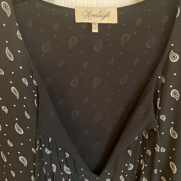 AVALEIGH Black and White Paisley Print Dress - Picture 4 of 12